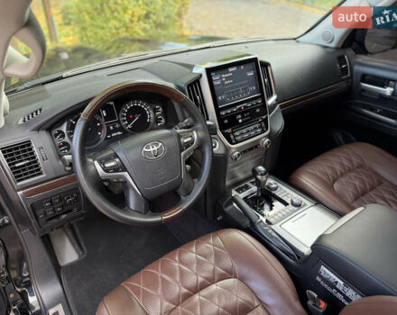 Черный Тойота Ленд Крузер, объемом двигателя 4.46 л и пробегом 225 тыс. км за 55500 $, фото 31 на Automoto.ua