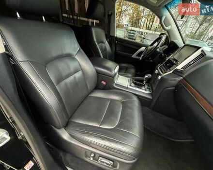 Черный Тойота Ленд Крузер, объемом двигателя 4.46 л и пробегом 264 тыс. км за 41500 $, фото 37 на Automoto.ua