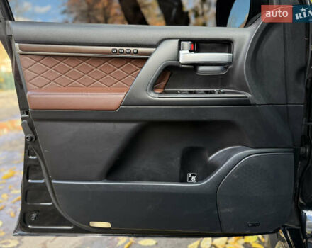 Черный Тойота Ленд Крузер, объемом двигателя 4.46 л и пробегом 225 тыс. км за 55500 $, фото 24 на Automoto.ua