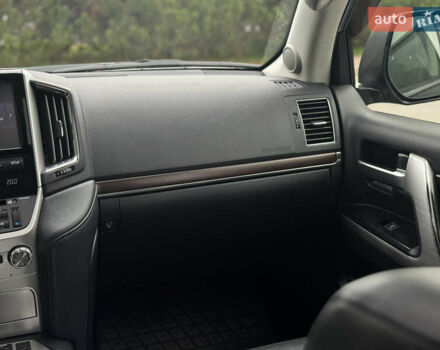 Черный Тойота Ленд Крузер, объемом двигателя 4.46 л и пробегом 324 тыс. км за 46999 $, фото 40 на Automoto.ua