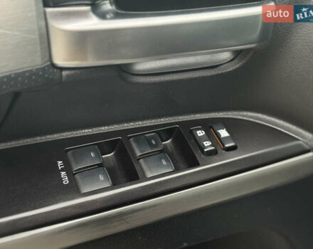 Черный Тойота Ленд Крузер, объемом двигателя 4.46 л и пробегом 324 тыс. км за 46999 $, фото 16 на Automoto.ua