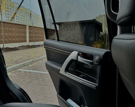 Черный Тойота Ленд Крузер, объемом двигателя 4.66 л и пробегом 184 тыс. км за 53500 $, фото 12 на Automoto.ua