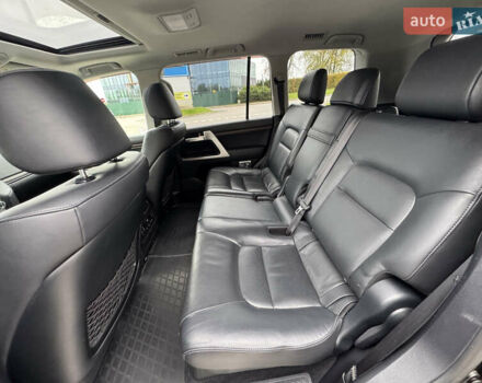 Черный Тойота Ленд Крузер, объемом двигателя 4.46 л и пробегом 324 тыс. км за 46999 $, фото 31 на Automoto.ua