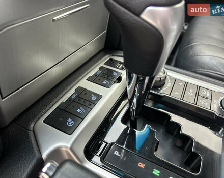 Черный Тойота Ленд Крузер, объемом двигателя 4.46 л и пробегом 264 тыс. км за 41500 $, фото 25 на Automoto.ua