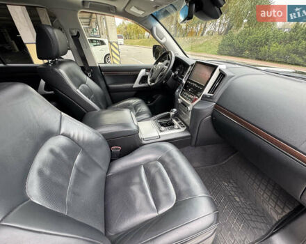 Черный Тойота Ленд Крузер, объемом двигателя 4.46 л и пробегом 324 тыс. км за 46999 $, фото 47 на Automoto.ua