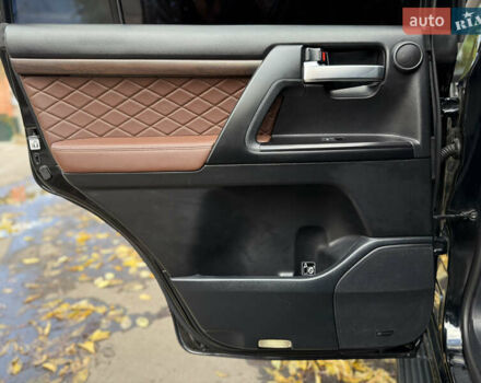 Черный Тойота Ленд Крузер, объемом двигателя 4.46 л и пробегом 225 тыс. км за 55500 $, фото 48 на Automoto.ua