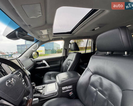 Черный Тойота Ленд Крузер, объемом двигателя 4.46 л и пробегом 324 тыс. км за 46999 $, фото 22 на Automoto.ua
