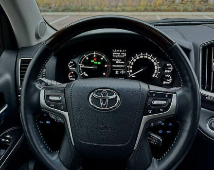 Черный Тойота Ленд Крузер, объемом двигателя 4.66 л и пробегом 184 тыс. км за 53500 $, фото 19 на Automoto.ua