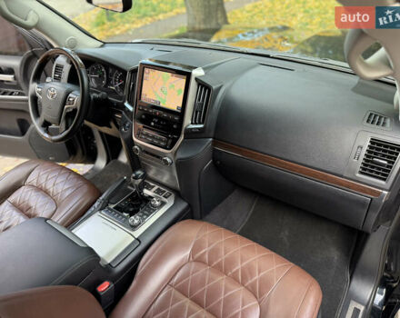 Черный Тойота Ленд Крузер, объемом двигателя 4.46 л и пробегом 225 тыс. км за 55500 $, фото 63 на Automoto.ua