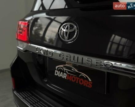 Черный Тойота Ленд Крузер, объемом двигателя 4.46 л и пробегом 185 тыс. км за 51200 $, фото 27 на Automoto.ua