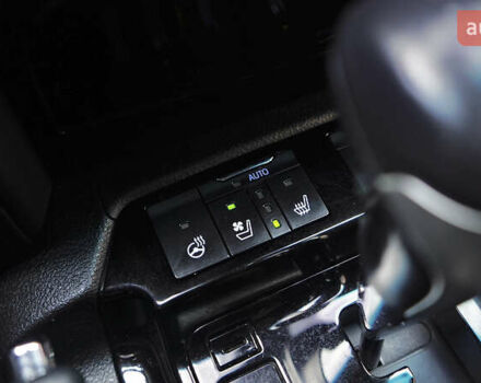 Черный Тойота Ленд Крузер, объемом двигателя 4.46 л и пробегом 149 тыс. км за 52700 $, фото 40 на Automoto.ua