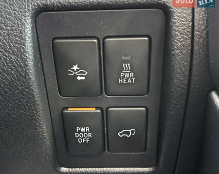 Черный Тойота Ленд Крузер, объемом двигателя 4.46 л и пробегом 184 тыс. км за 49950 $, фото 17 на Automoto.ua