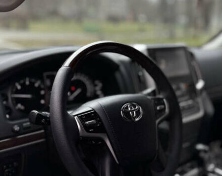 Черный Тойота Ленд Крузер, объемом двигателя 4.46 л и пробегом 217 тыс. км за 42999 $, фото 12 на Automoto.ua