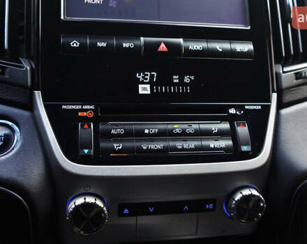 Черный Тойота Ленд Крузер, объемом двигателя 4.46 л и пробегом 149 тыс. км за 52700 $, фото 37 на Automoto.ua