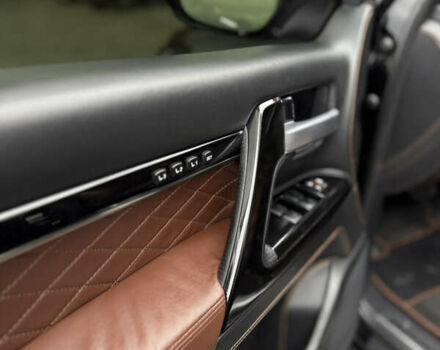 Черный Тойота Ленд Крузер, объемом двигателя 4.46 л и пробегом 132 тыс. км за 54999 $, фото 16 на Automoto.ua