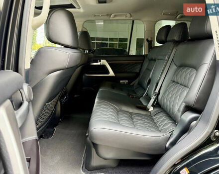 Черный Тойота Ленд Крузер, объемом двигателя 4.46 л и пробегом 118 тыс. км за 55500 $, фото 31 на Automoto.ua