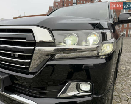 Черный Тойота Ленд Крузер, объемом двигателя 4.46 л и пробегом 101 тыс. км за 55000 $, фото 10 на Automoto.ua