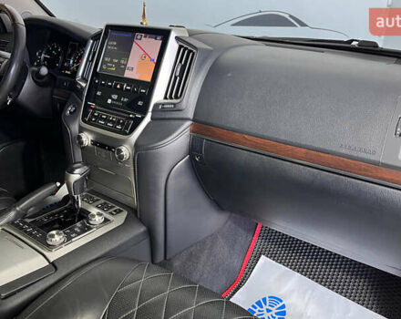 Черный Тойота Ленд Крузер, объемом двигателя 4.46 л и пробегом 184 тыс. км за 49950 $, фото 18 на Automoto.ua