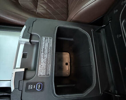 Черный Тойота Ленд Крузер, объемом двигателя 4.46 л и пробегом 181 тыс. км за 51500 $, фото 16 на Automoto.ua