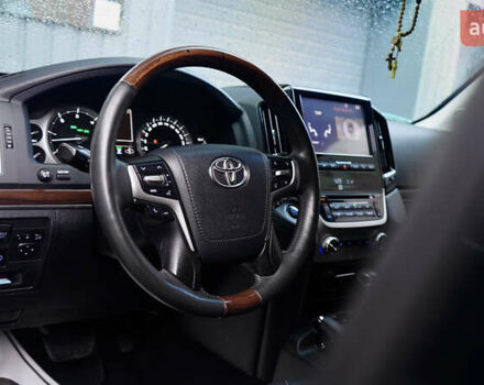 Черный Тойота Ленд Крузер, объемом двигателя 4.46 л и пробегом 149 тыс. км за 52700 $, фото 23 на Automoto.ua