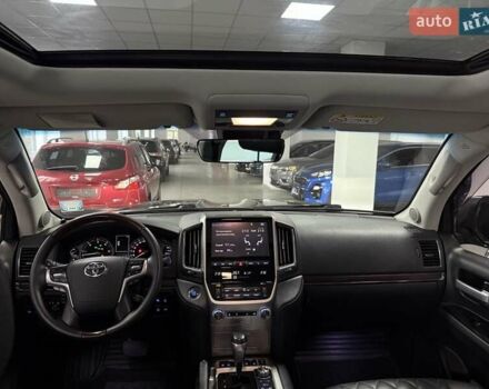 Черный Тойота Ленд Крузер, объемом двигателя 4.46 л и пробегом 185 тыс. км за 51200 $, фото 20 на Automoto.ua
