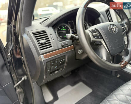 Черный Тойота Ленд Крузер, объемом двигателя 4.46 л и пробегом 200 тыс. км за 50500 $, фото 26 на Automoto.ua