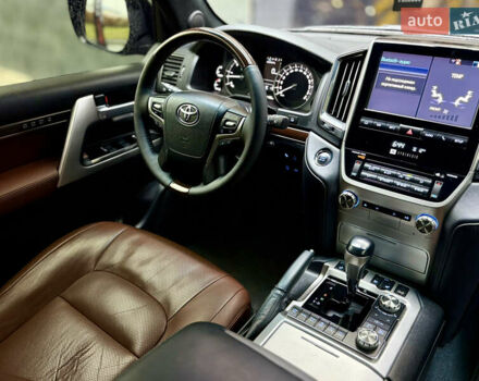 Черный Тойота Ленд Крузер, объемом двигателя 4.5 л и пробегом 131 тыс. км за 55000 $, фото 19 на Automoto.ua