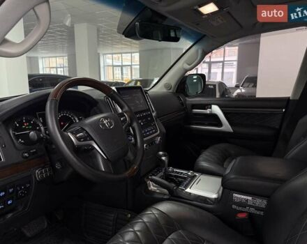 Черный Тойота Ленд Крузер, объемом двигателя 4.46 л и пробегом 185 тыс. км за 51200 $, фото 6 на Automoto.ua