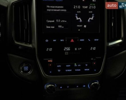 Черный Тойота Ленд Крузер, объемом двигателя 4.46 л и пробегом 185 тыс. км за 51200 $, фото 13 на Automoto.ua