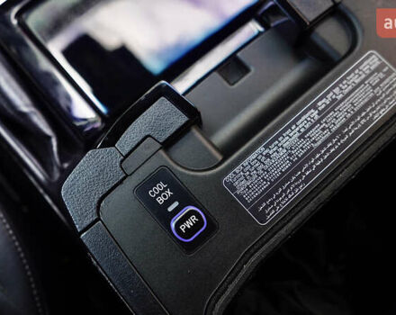 Черный Тойота Ленд Крузер, объемом двигателя 4.46 л и пробегом 149 тыс. км за 52700 $, фото 43 на Automoto.ua