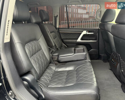Черный Тойота Ленд Крузер, объемом двигателя 4.46 л и пробегом 101 тыс. км за 55000 $, фото 39 на Automoto.ua