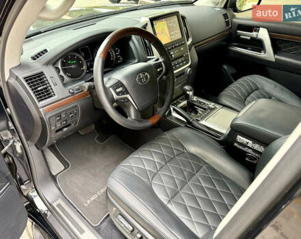 Черный Тойота Ленд Крузер, объемом двигателя 4.46 л и пробегом 118 тыс. км за 55500 $, фото 24 на Automoto.ua