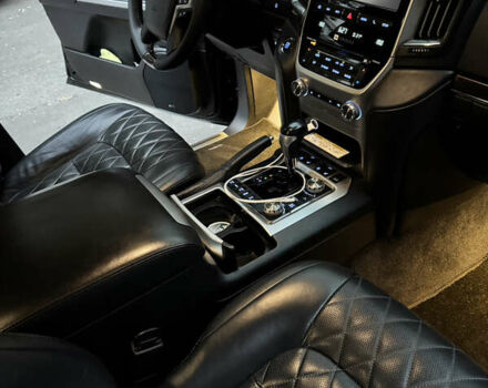 Черный Тойота Ленд Крузер, объемом двигателя 4.46 л и пробегом 177 тыс. км за 52000 $, фото 51 на Automoto.ua