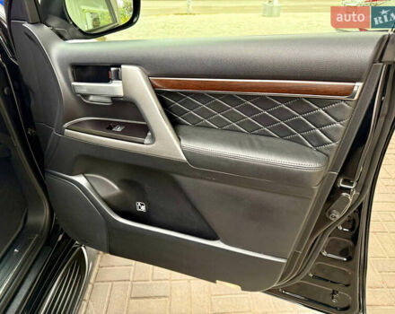 Черный Тойота Ленд Крузер, объемом двигателя 4.46 л и пробегом 118 тыс. км за 55500 $, фото 47 на Automoto.ua