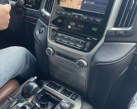 Черный Тойота Ленд Крузер, объемом двигателя 4.46 л и пробегом 204 тыс. км за 49000 $, фото 14 на Automoto.ua