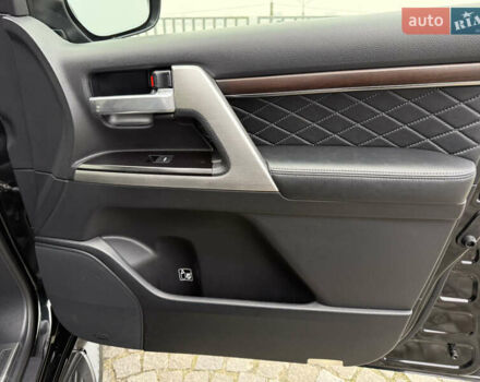 Черный Тойота Ленд Крузер, объемом двигателя 4.46 л и пробегом 101 тыс. км за 55000 $, фото 25 на Automoto.ua