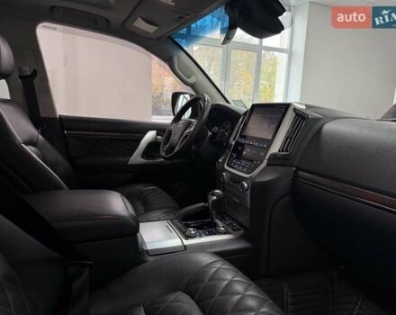 Черный Тойота Ленд Крузер, объемом двигателя 4.46 л и пробегом 185 тыс. км за 51200 $, фото 16 на Automoto.ua