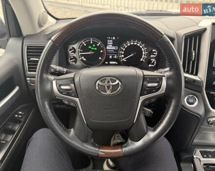 Черный Тойота Ленд Крузер, объемом двигателя 4.46 л и пробегом 101 тыс. км за 55000 $, фото 28 на Automoto.ua