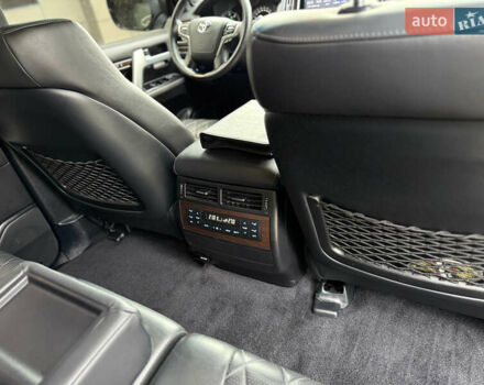 Черный Тойота Ленд Крузер, объемом двигателя 4.46 л и пробегом 200 тыс. км за 50500 $, фото 42 на Automoto.ua