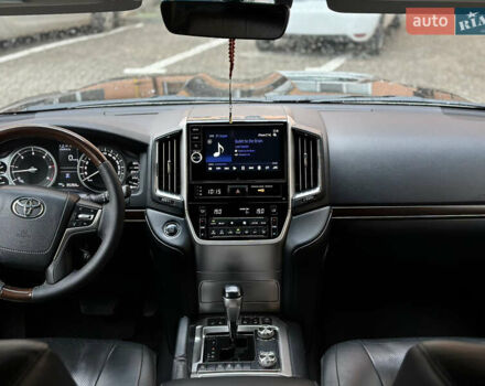 Черный Тойота Ленд Крузер, объемом двигателя 4.46 л и пробегом 217 тыс. км за 42999 $, фото 13 на Automoto.ua