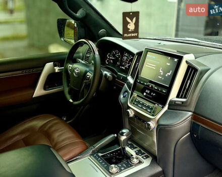 Черный Тойота Ленд Крузер, объемом двигателя 4.5 л и пробегом 131 тыс. км за 55000 $, фото 18 на Automoto.ua