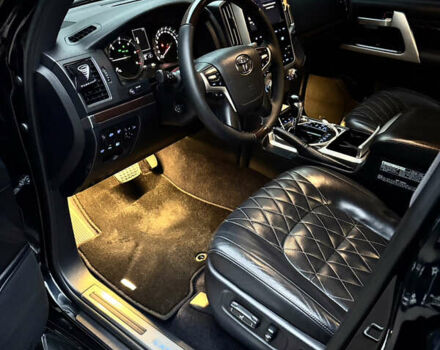 Черный Тойота Ленд Крузер, объемом двигателя 4.46 л и пробегом 177 тыс. км за 52000 $, фото 46 на Automoto.ua