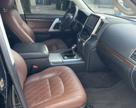 Черный Тойота Ленд Крузер, объемом двигателя 4.46 л и пробегом 204 тыс. км за 49000 $, фото 8 на Automoto.ua