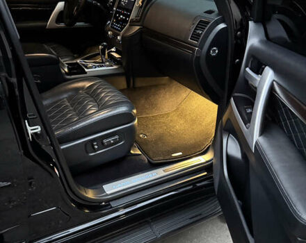 Черный Тойота Ленд Крузер, объемом двигателя 4.46 л и пробегом 177 тыс. км за 52000 $, фото 56 на Automoto.ua