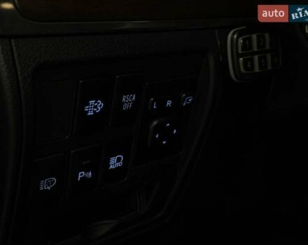 Черный Тойота Ленд Крузер, объемом двигателя 4.46 л и пробегом 185 тыс. км за 51200 $, фото 9 на Automoto.ua