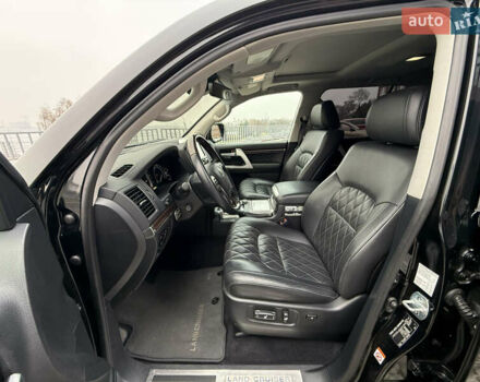 Черный Тойота Ленд Крузер, объемом двигателя 4.46 л и пробегом 101 тыс. км за 55000 $, фото 21 на Automoto.ua