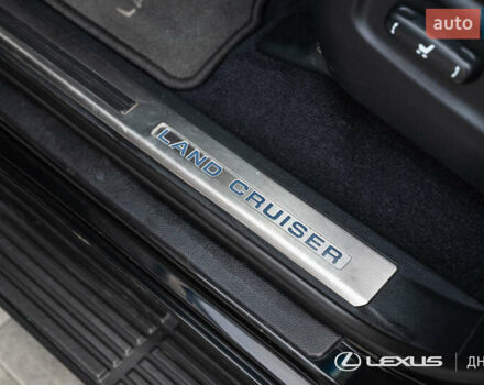 Черный Тойота Ленд Крузер, объемом двигателя 4.46 л и пробегом 222 тыс. км за 44700 $, фото 43 на Automoto.ua