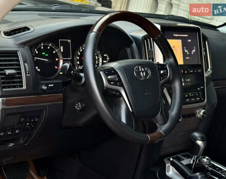 Черный Тойота Ленд Крузер, объемом двигателя 4.61 л и пробегом 132 тыс. км за 57000 $, фото 8 на Automoto.ua