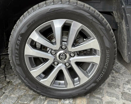 Черный Тойота Ленд Крузер, объемом двигателя 4.46 л и пробегом 101 тыс. км за 55000 $, фото 13 на Automoto.ua