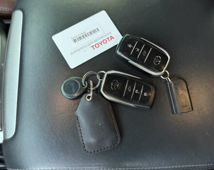 Черный Тойота Ленд Крузер, объемом двигателя 4.46 л и пробегом 181 тыс. км за 51500 $, фото 14 на Automoto.ua